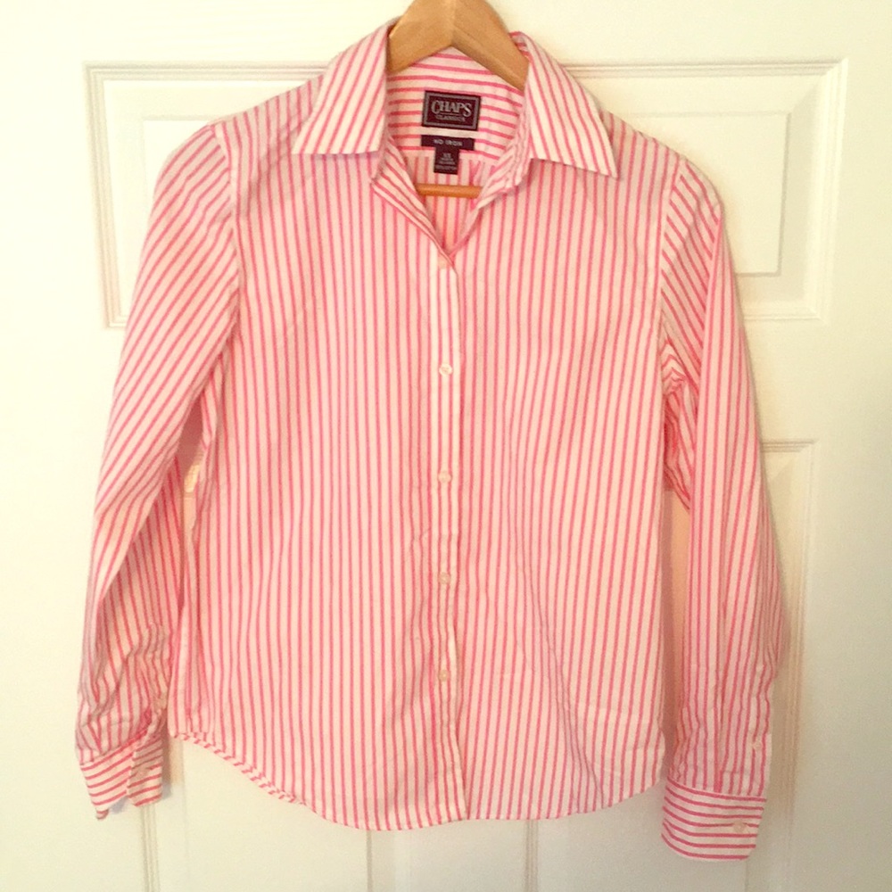Chaps classic business casual button down. Size XS